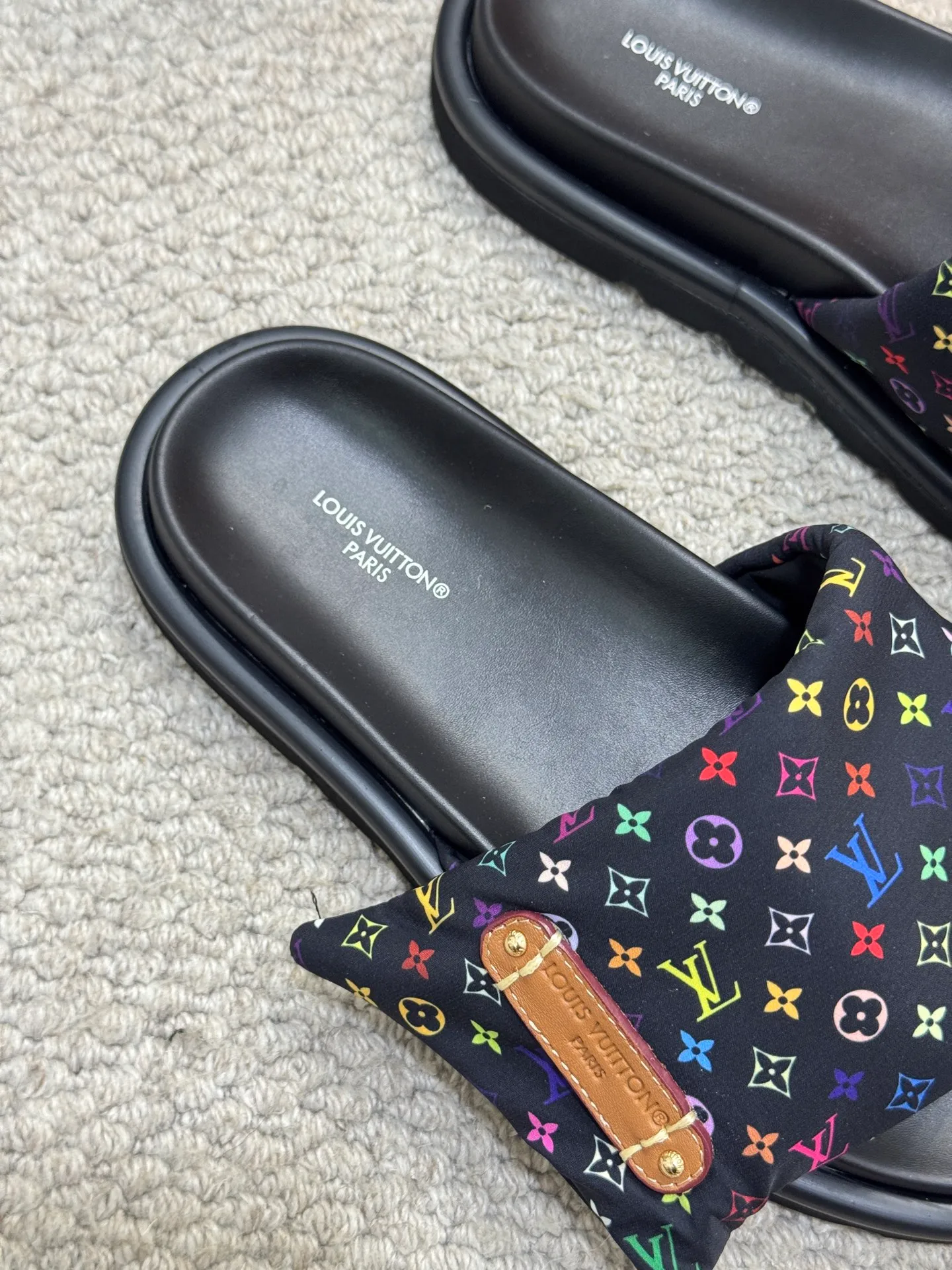 Men's men's shoes 💰360 [New style] 🦇🦇Top original order [Louis Vuitton] Couple style 👫Spring and summer style🎯🎯As an active family in the fashion industry ⭐ Lv is characterized by bold innovation ⚡Fabric down cloth🔥 Combined outsole, clean and tidy ⚡Fashionable and generous🌹Multiple colors available..Size: 36-44 (45 customized
